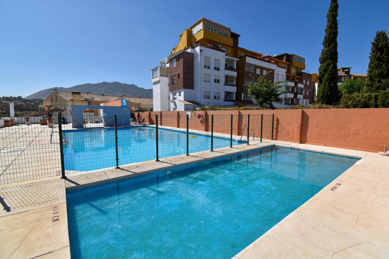 apartamento con amplio porche y bbq Benalmádena Esterno foto
