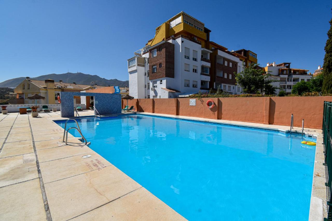 apartamento con amplio porche y bbq Benalmádena Esterno foto