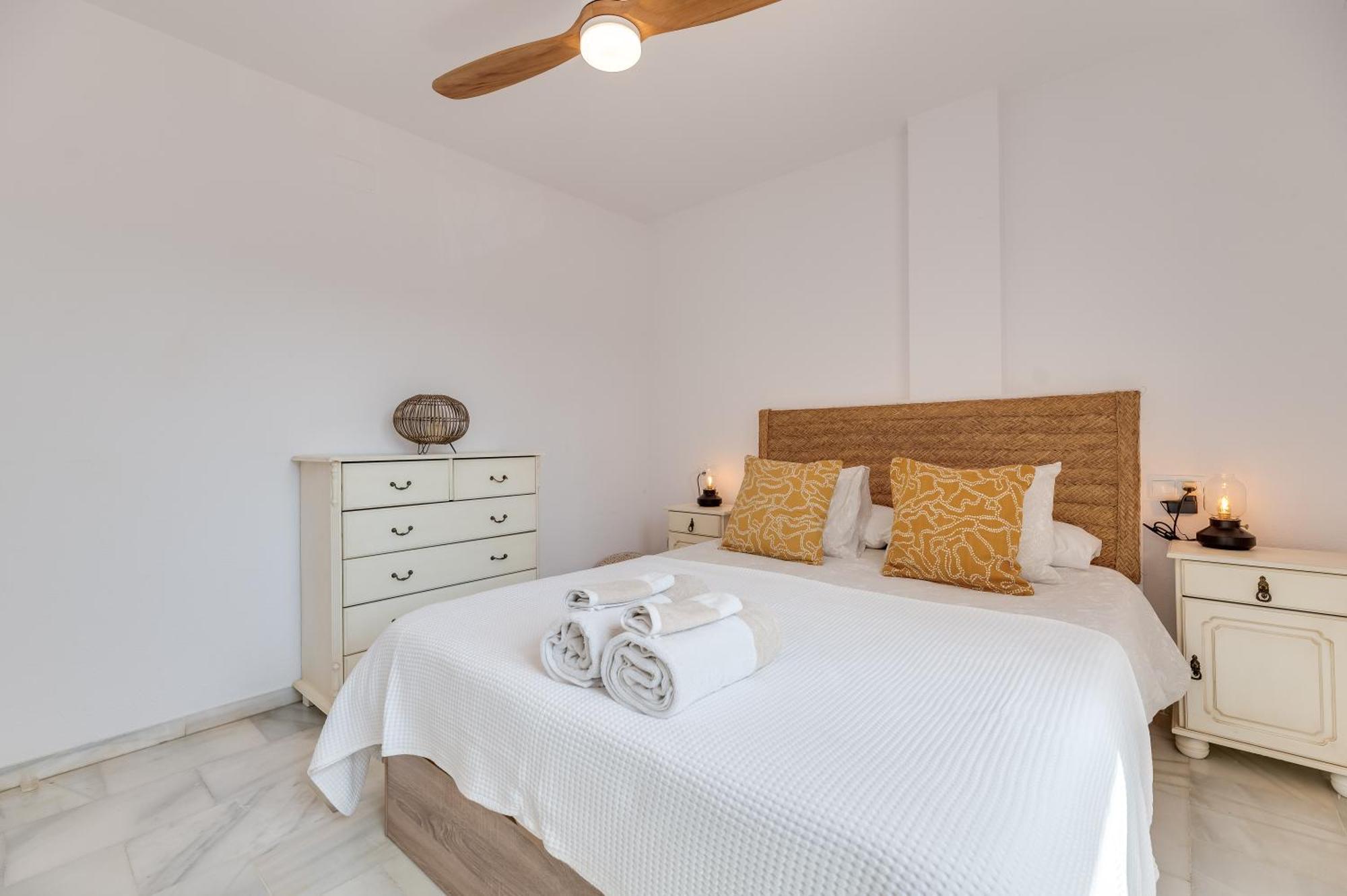 apartamento con amplio porche y bbq Benalmádena Esterno foto