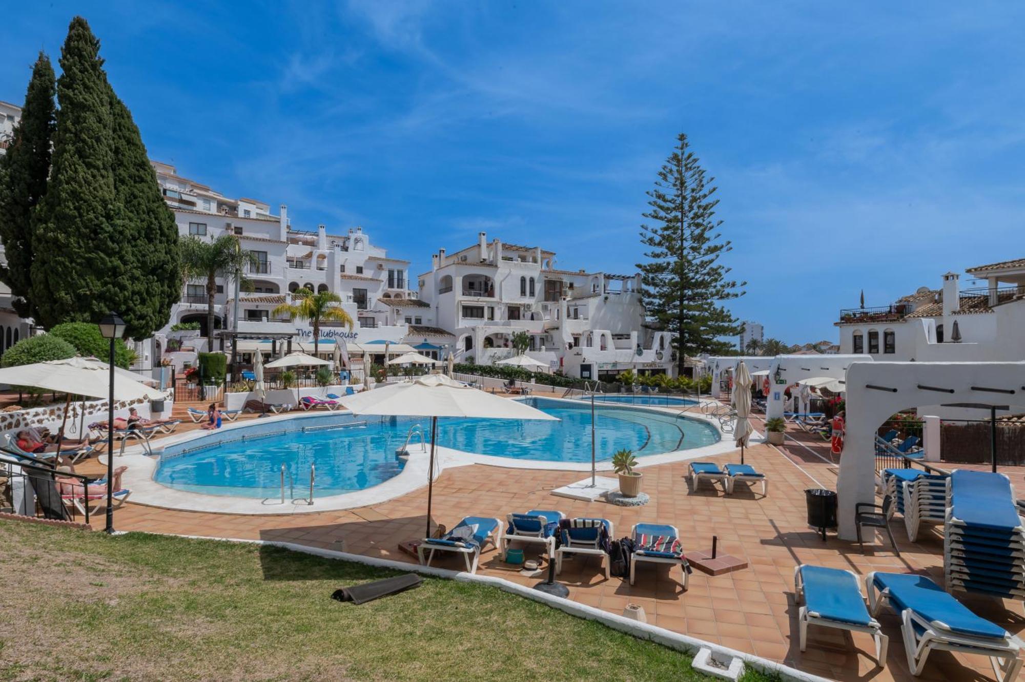 apartamento con amplio porche y bbq Benalmádena Esterno foto